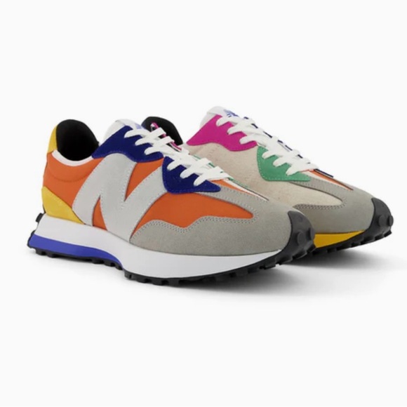 New Balance Other - Dejounte Murray × New Balance 327
Only worn 1 time MAKE ME AN OFFER!!!!